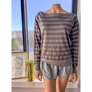 Nike Dri-Fit Gray Striped Mesh Long Sleeve Activewear Top-Size: Woman’s Small